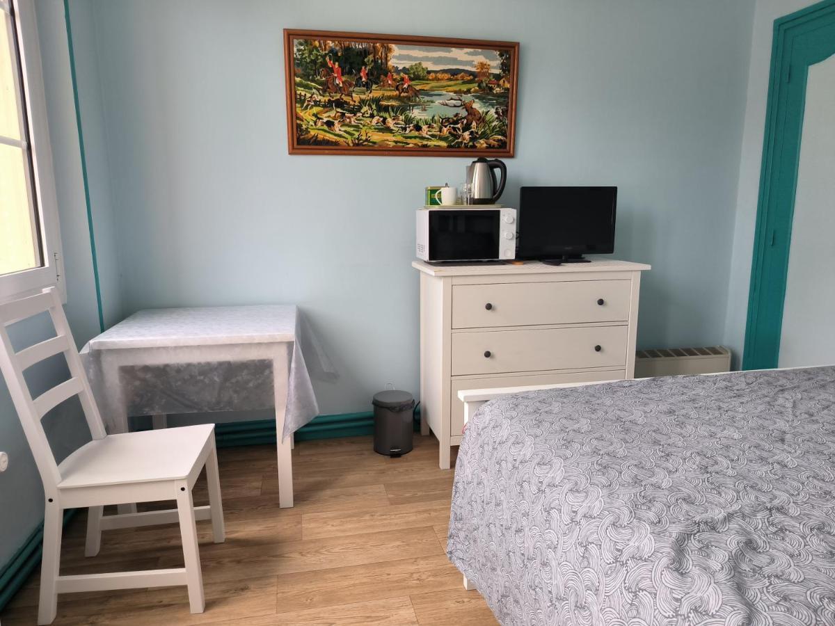 Les Geraniums Sullylois Apartment Bagian luar foto
